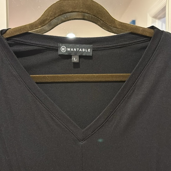 Wantable Black shirt with fancy bottom - Picture 2 of 4